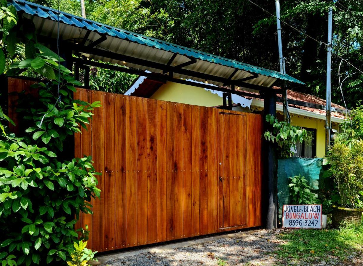 Jungle Beach Bungalow With Ac & Fiber Optic Puerto Viejo de Talamanca Dış mekan fotoğraf